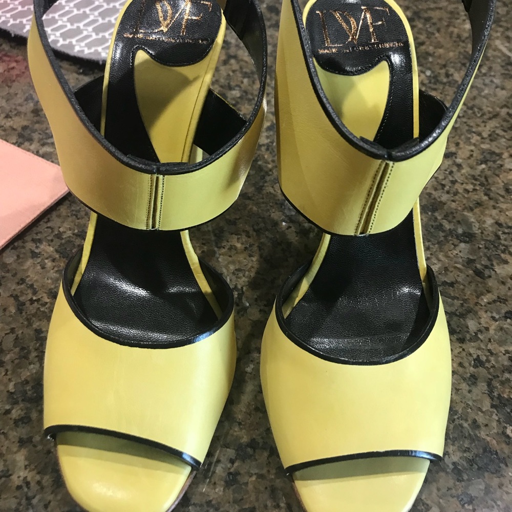 ***SOLD*** New Diane Von Furstenberg heels size 38